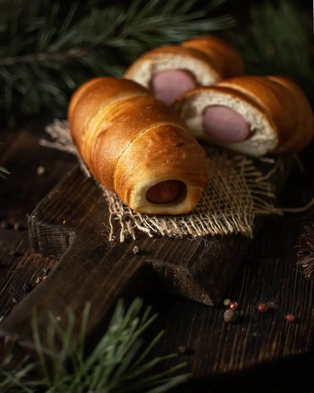 Parówki w cieście francuskim dla wymagających smakoszy