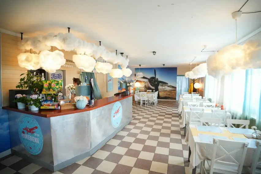 Bistro PodNiebienie (Restauracja lotnicza Epto) - Toruń